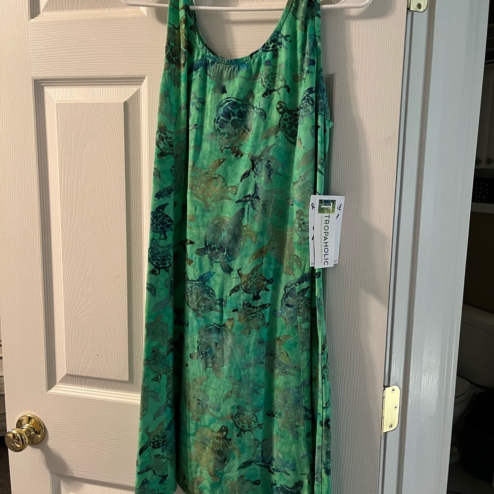 NWT L Rum Reggae batik dress with tie to back.. Well-made. Fun.